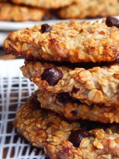 Una foto de Galletitas de Avena, Banana y Chocolate