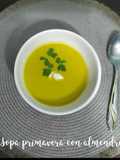Sopa primavera con almendras/en sopera