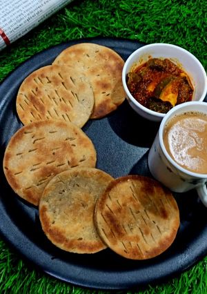 A picture of Crispy biscuit bhakhari.