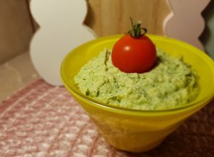 O poză a rețetei Pastă de leurdă, avocado și tofu.
