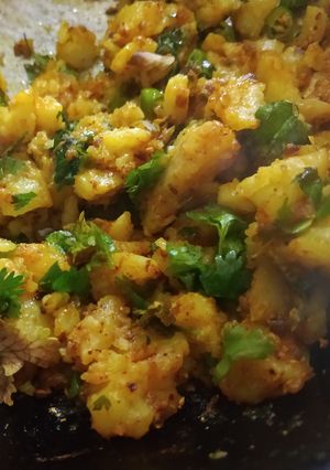 A picture of Aloo masala.