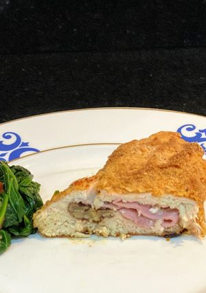 Foto de Frango recheado com queijo azul e presunto