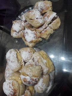Una foto de Miguelitos de pastelera y dulce de leche🤤