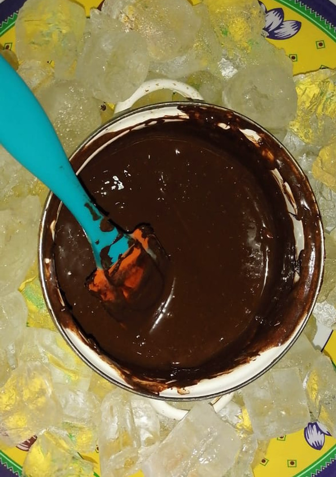 Una foto de Helado de chocolate con mezcal y Chile