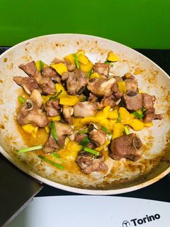 Hình của món Sườn non kho thơm.