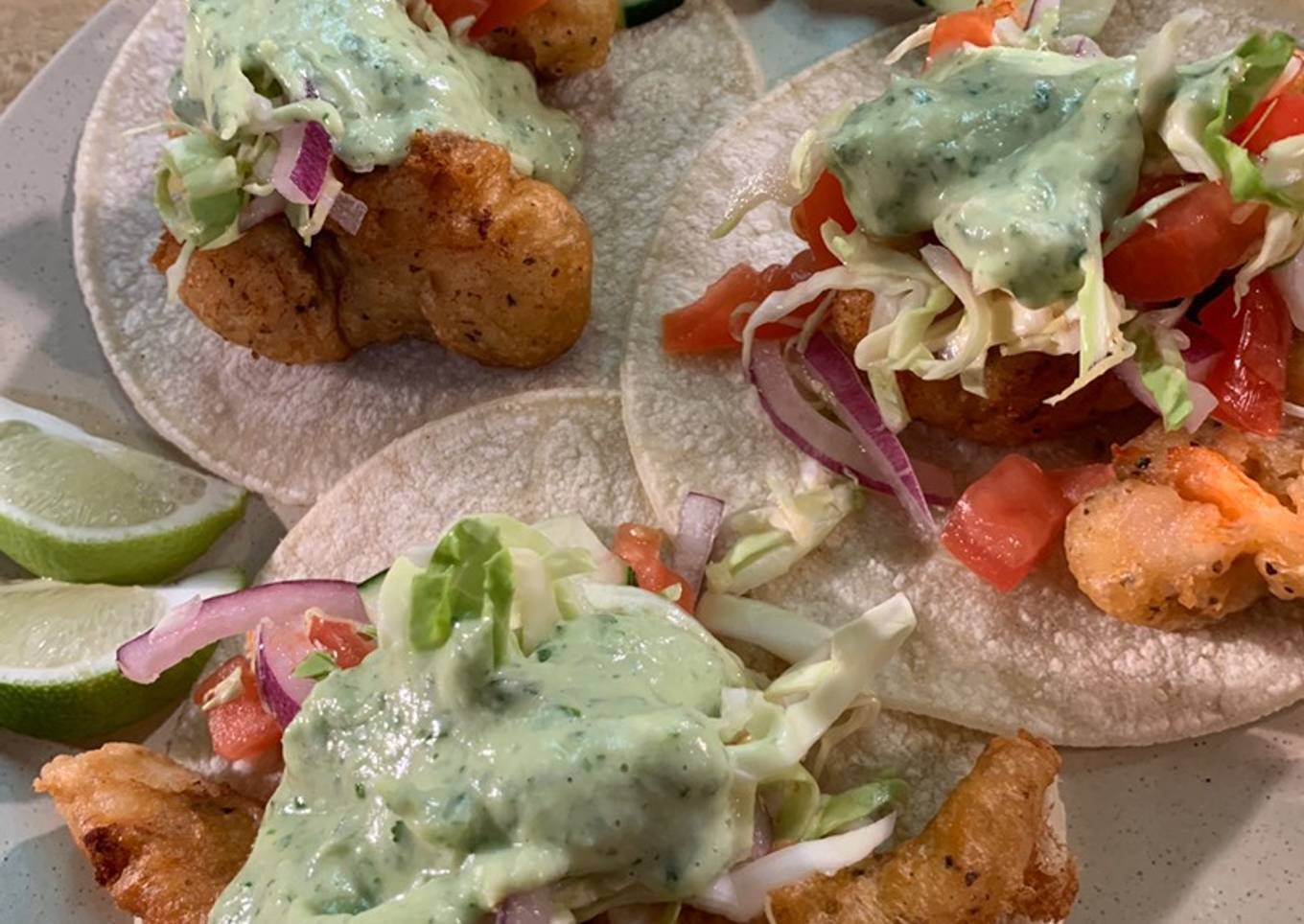 Tacos de camarón y filete capeados con cerveza