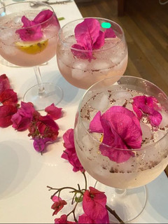 Una foto de Gin Tonic Floral