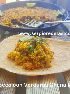 Una foto de Arroz seco con verduras chana Masala (Receta Vegana)