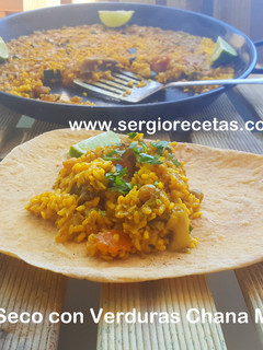 Una foto de Arroz seco con verduras chana Masala (Receta Vegana)