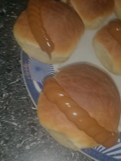 Una foto de Mantequillas /Pan de leche /Miguelitos Con dulce de leche