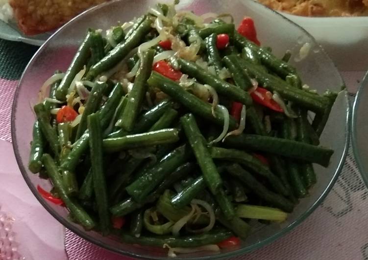 Tumis kacang panjang campur tauge