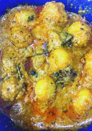 A picture of Dum Aloo.