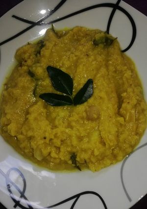A picture of Dhal Curry.