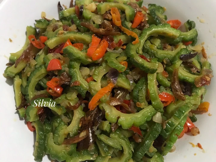 Cara Gampang Menyiapkan Resep Tumis pare pedas teri kriuk yang Uenak Anti Ribet, Bikin Ngiler