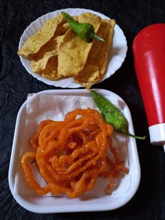 જલેબી ફાફડા (Jalebi Fafda Recipe In Gujarati) રેસીપી મુખ્ય ફોટો