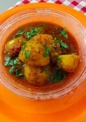 নিরামিষ আলুর দম (niramish alur dum recipe in Bengali) রেসিপির প্রধান ছবি
