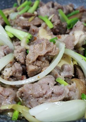 Hình của món Dê xào sả ớt.