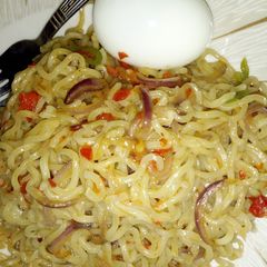 A picture of Stir fried indomie.