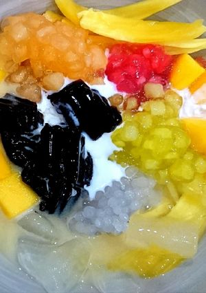 Hình của món Chè sương sa hạt lựu.
