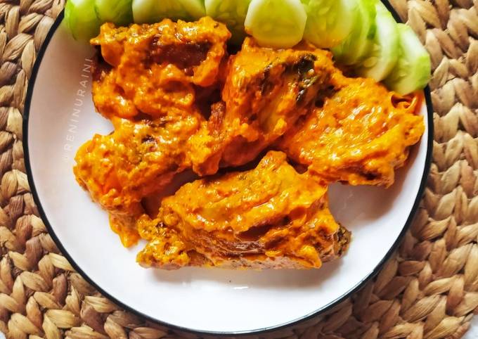 Cara membuat Ayam Goreng Sasando (Khas Nusa Tenggara Timur) Cara membuat Ayam Goreng Sasando (Khas Nusa Tenggara Timur)