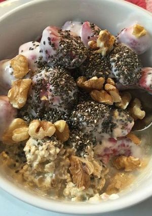 Una foto de Desayuno cereal, almendras y chía