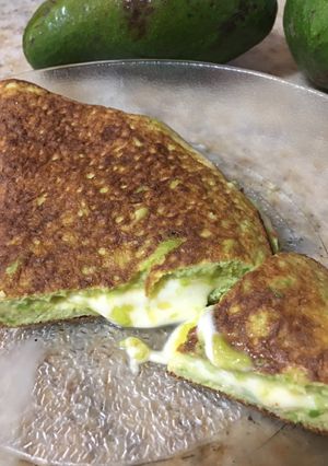Una foto de Omelette de palta con queso