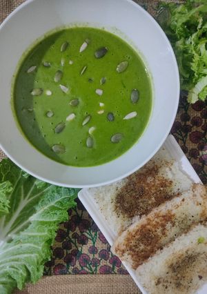 लेट्यूस सूप (Lettuce soup recipe in Hindi) रेसिपी मुख्य फोटो