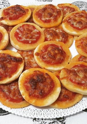 O poză a rețetei Pizzette aperitiv.