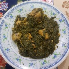 A picture of Chicken palak.