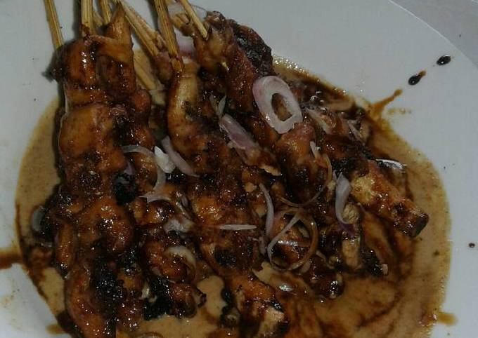 Langkah Mudah untuk Menyiapkan Sate Jamur bumbu kacang, Enak