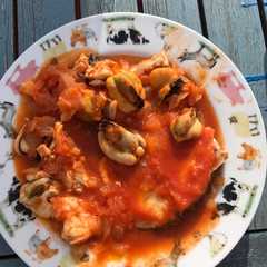 Una foto de Merluza con mejillones y langostinos