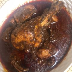 A picture of Nagpur style Sauji chicken curry.