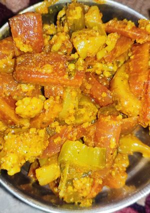 गाजर गोभी और शलजम का अचार (Gajar gobhi aur shalgam ka achar recipe in hindi) रेसिपी मुख्य फोटो