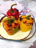 Pimientos tricolor rellenos con pavo y queso azul