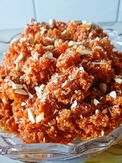 गाजर का हलवा (Gajar ka halwa recipe in hindi) रेसिपी मुख्य फोटो