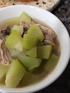 A picture of Tinolang Manok.
