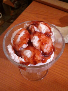 Una foto de Helado casero de frutilla