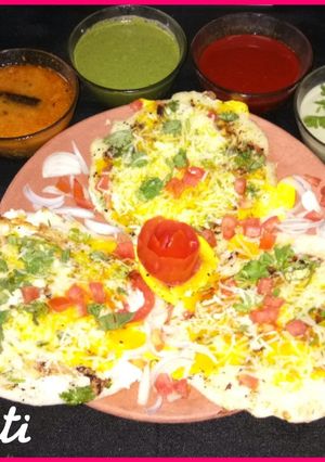 A picture of Cheesy Egg Uttapam.