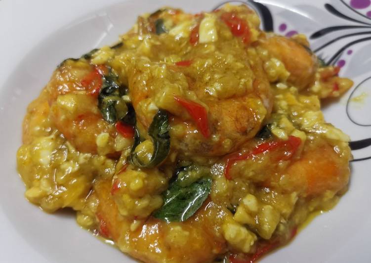 Butter Prawn with Salted Egg