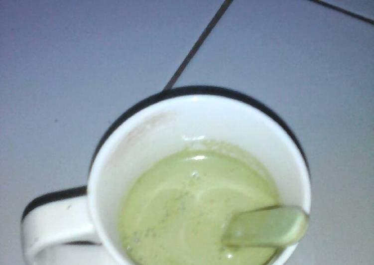Chocolate green tea with milk