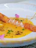 Gamba Roja al vapor de Manzanilla con salsa thai de coco y lima