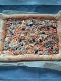 بيتزا كاري معشوقه الجزائرين 🇩🇿 ولكن باطراف محشية 🍕 بالجبن