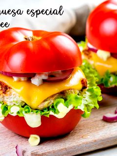 Una foto de Hamburguesa especial Gluten Free con Tomate y MayoVegana