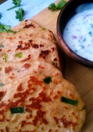 A picture of Green Onion Flat Bread.