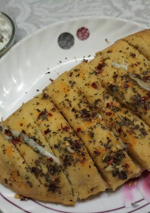 A picture of Cheese stuffed garlic bread.