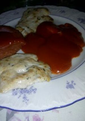 Una foto de Filetes y hamburguesas con tomatito caliente