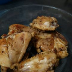 A picture of Salt and pepper.
