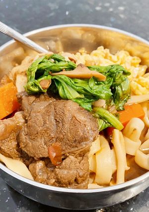 A picture of Braised Beef Noodle Soup 🍜 Easy Rice Cooker Version.