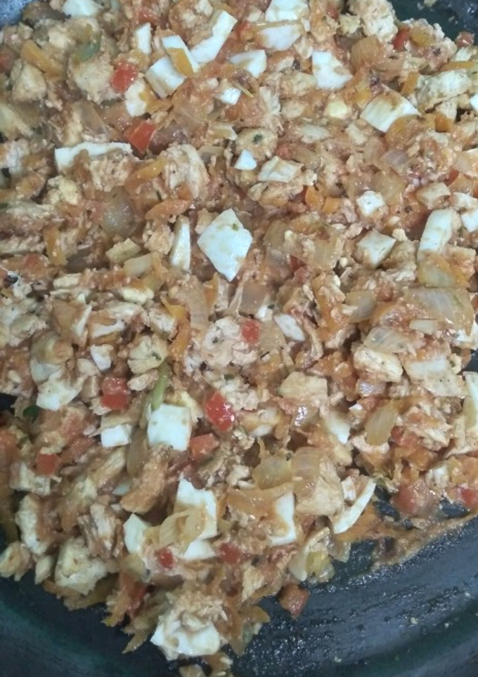 Una foto de Relleno de POLLO clásico para EMPANADAS o TARTA