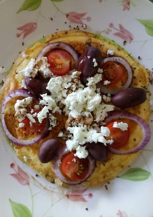 A picture of Greek salad omelette.